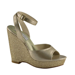 Touch Ups Womens Viviana Champagne Glitter Wedge Prom and Evening Shoes